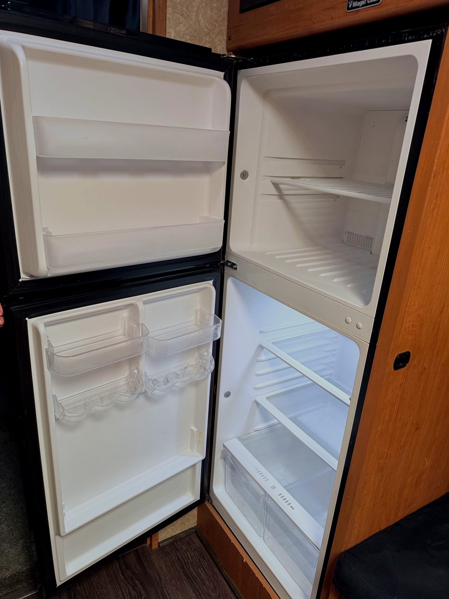 Full-size refrigerator and freezer